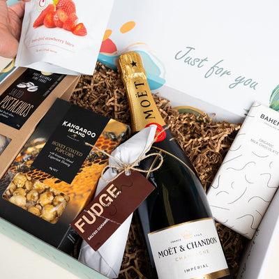 Moet & Stawberries Champagne Gift Hamper